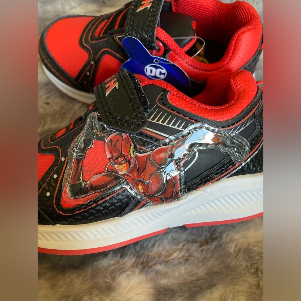 DC Flash, toddlers size 7, new with tags, Velcro closure shoes